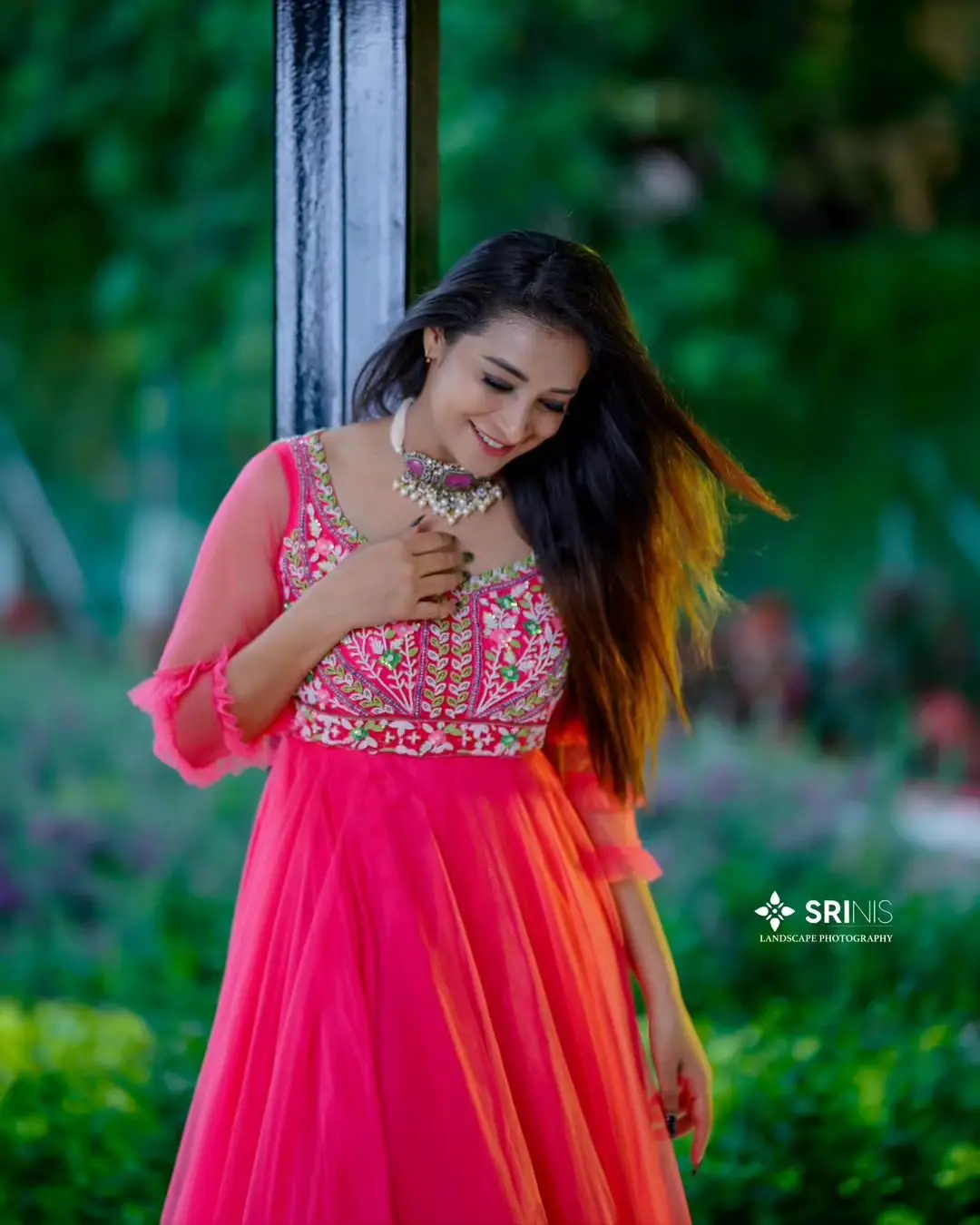 ETV Actress Bhanu Sri Wearing Beautiful Earring Pink Gown